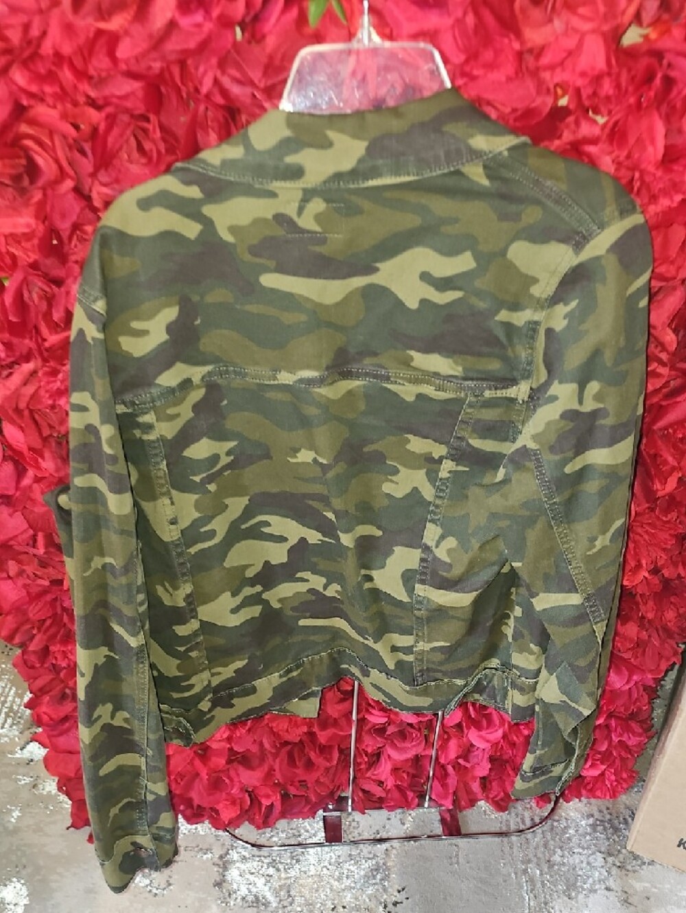 Judy Blue NWOT Olive Green Camo Jean Jacket Size Medium - Picture 9 of 11